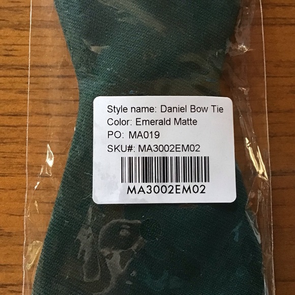 4 Adjustable Bow Ties - Picture 6 of 6